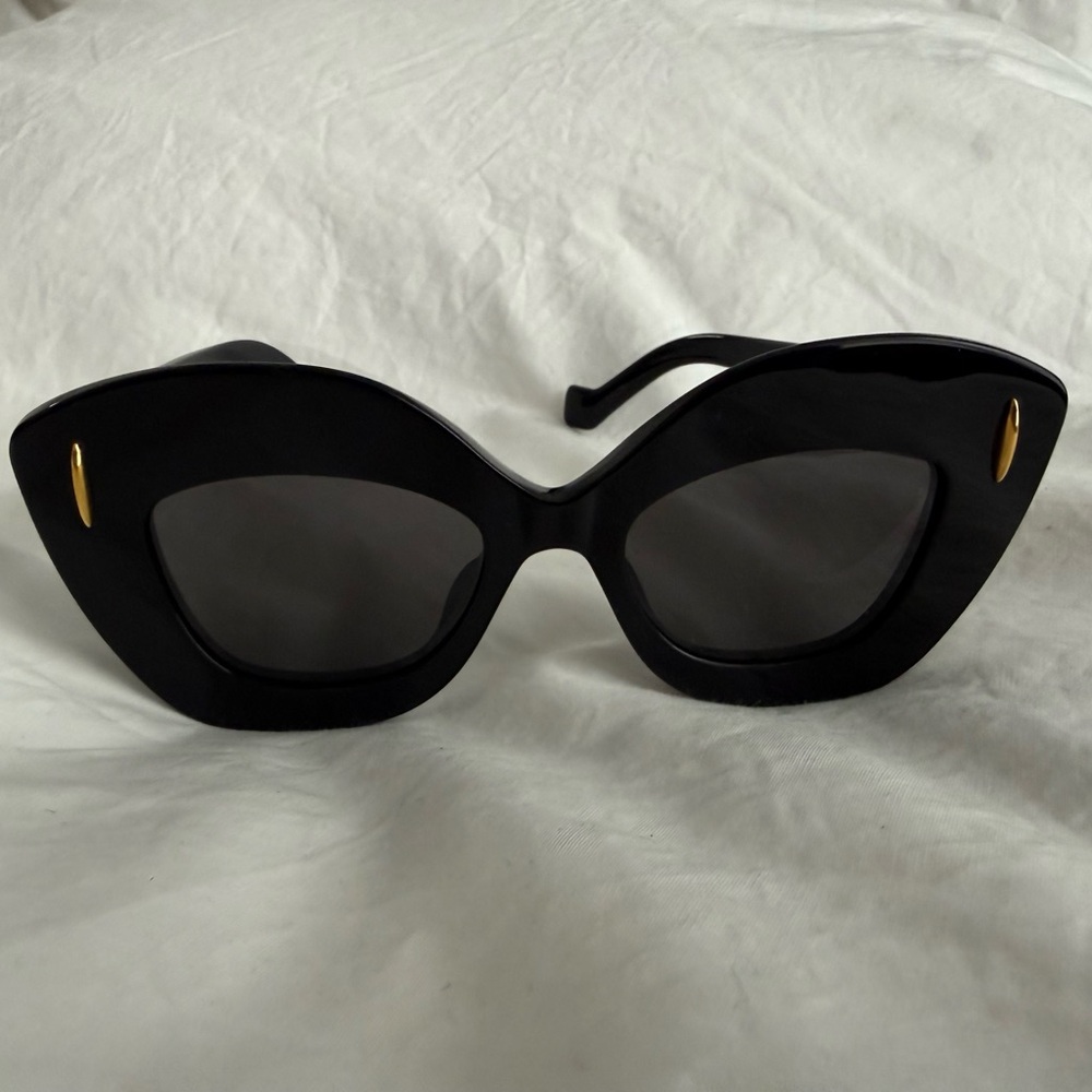Loewe Black Cat-Eye Sunglasses with Gold Details - Picture 6 of 8
